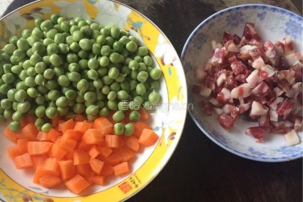 腊肠豆焖饭的做法图解4