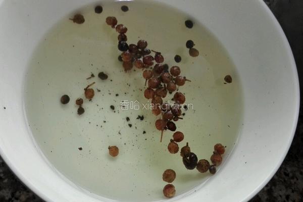 牛肉丸子汤的做法图解2
