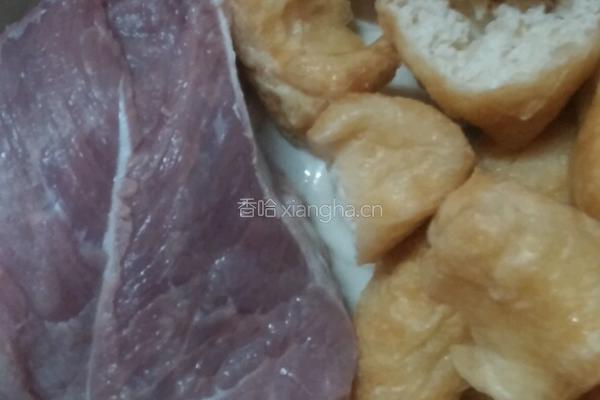 瘦肉焖炸豆腐的做法图解1