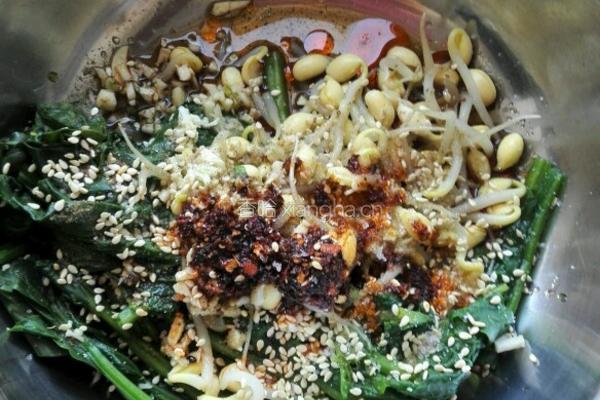 凉拌菠菜豆芽的做法图解4