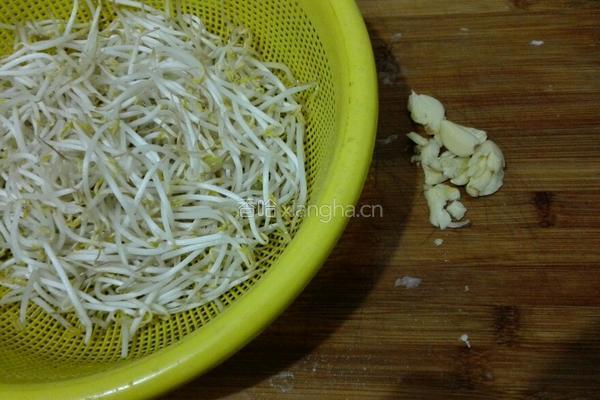 酸辣豆芽的做法图解1