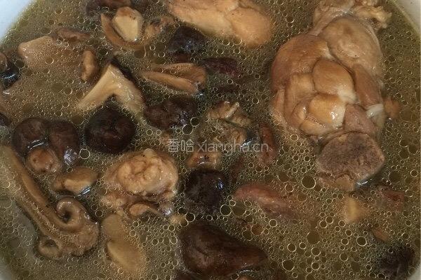 砂锅煲鸡腿蘑菇的做法图解8