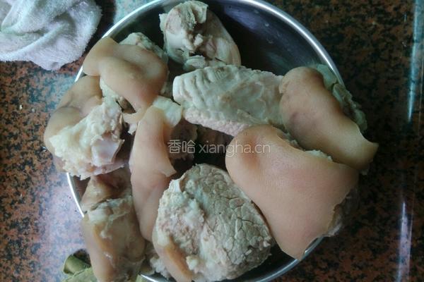 花生猪脚汤的做法图解2