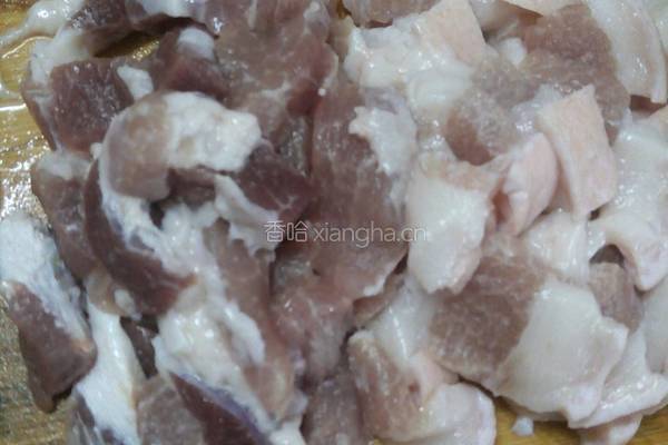 五花肉烧豆腐的做法图解2