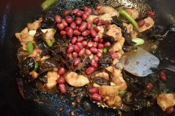 木耳炒鸡丁的做法图解8