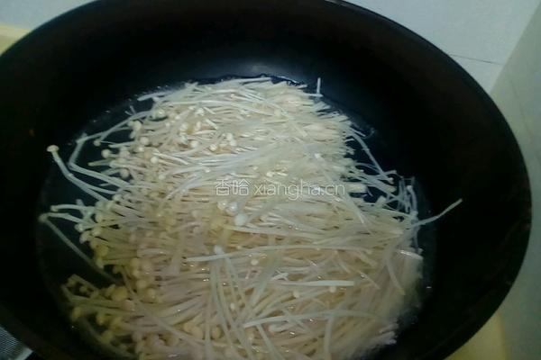 麻辣金针菇的做法图解2