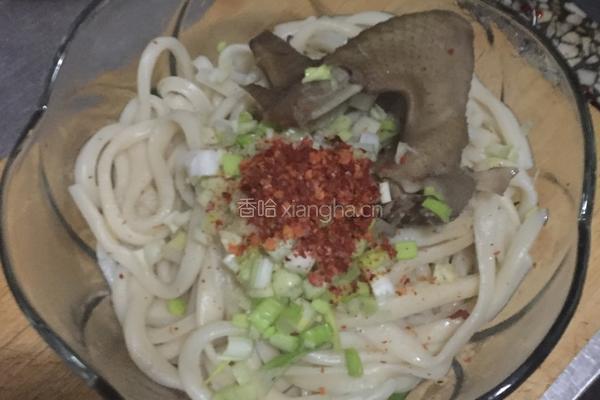 油泼棍棍面的做法图解8