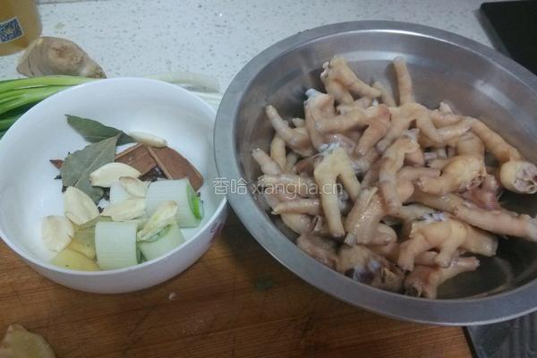 红烧鸡爪的做法图解1