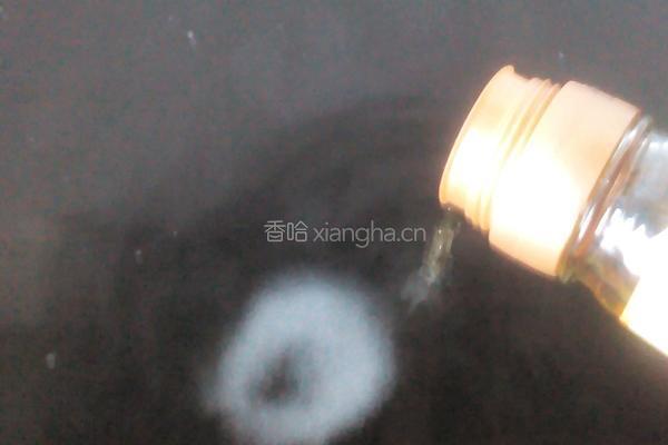家常炒蚕蛹的做法图解4