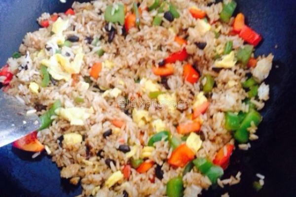 酱油豆豉炒饭的做法图解5