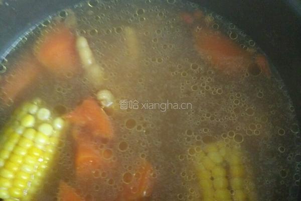 花生玉米鸡脚汤的做法图解5