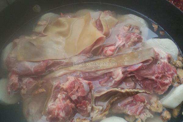 羊肉火锅的做法图解1