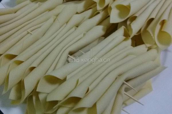 鸡汤豆腐串的做法图解3