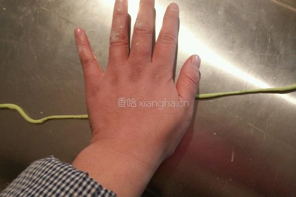 油泼菠菜搓搓的做法图解4