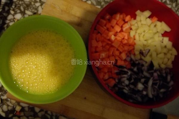 五彩缤纷蛋炒饭的做法图解1
