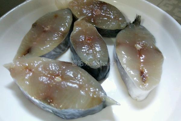 香煎马胶鱼的做法图解1