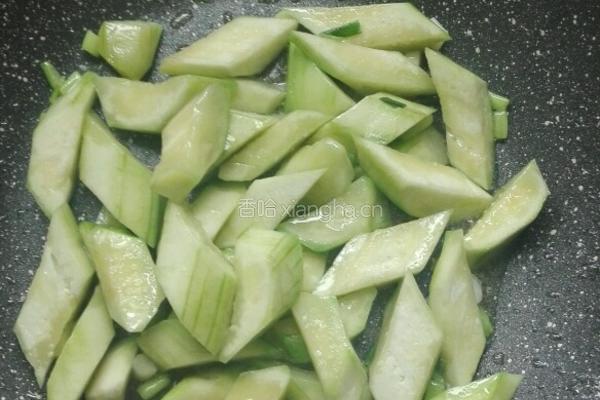 丝瓜火腿烩豆腐的做法图解9