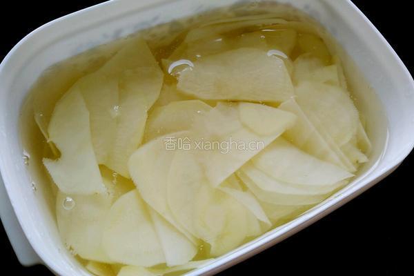 土豆片尖椒炒肉的做法图解3