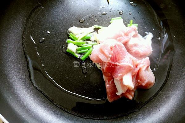 土豆片尖椒炒肉的做法图解6
