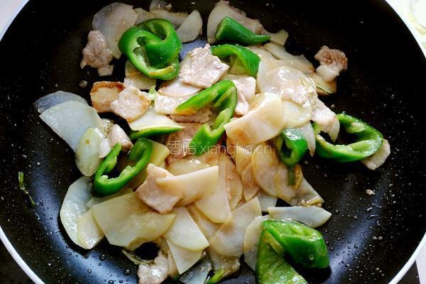 土豆片尖椒炒肉的做法图解10