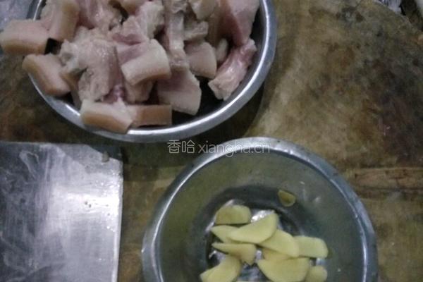 家常萝卜炖肉。的做法图解1