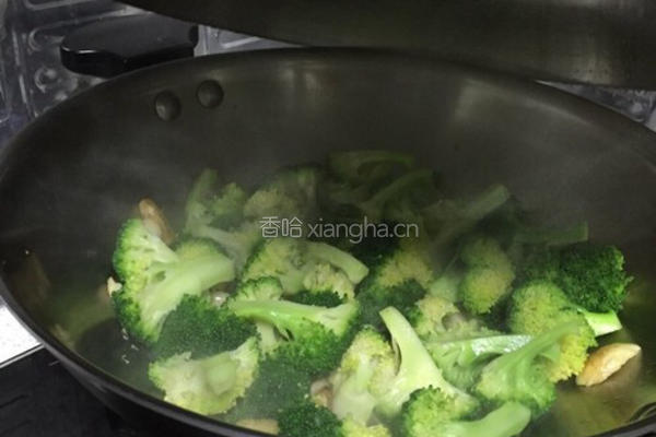 清炒西兰花的做法图解8