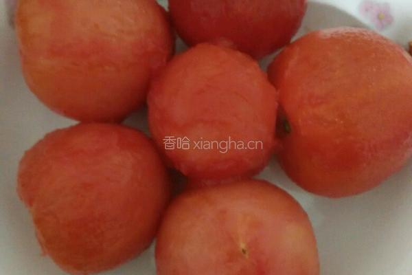 糖拌西红柿的做法图解2