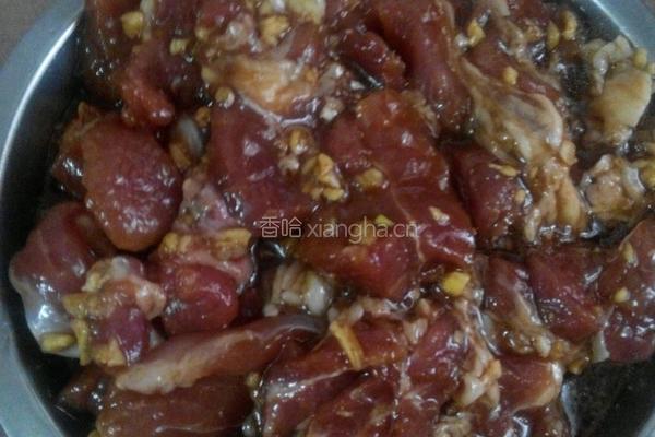 粤菜：牛腩炆萝卜的做法图解3