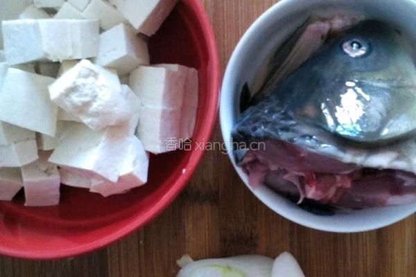 鱼头白玉汤的做法图解1