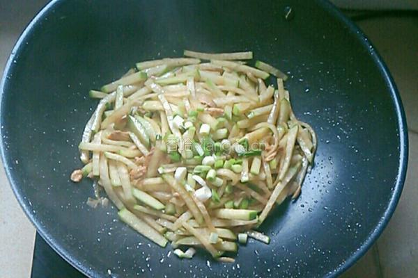 白萝卜条炒肉丝的做法图解6