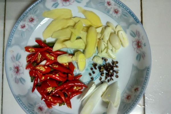 泡椒牛肉的做法图解2