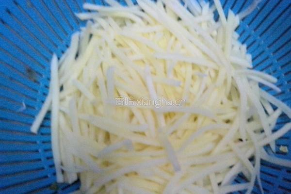红椒土豆丝的做法图解1
