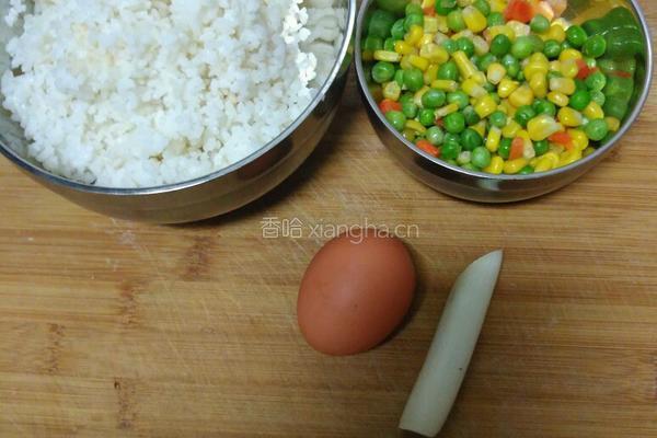 什锦蛋炒饭的做法图解1