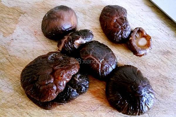 香菇牛肉酱的做法图解2