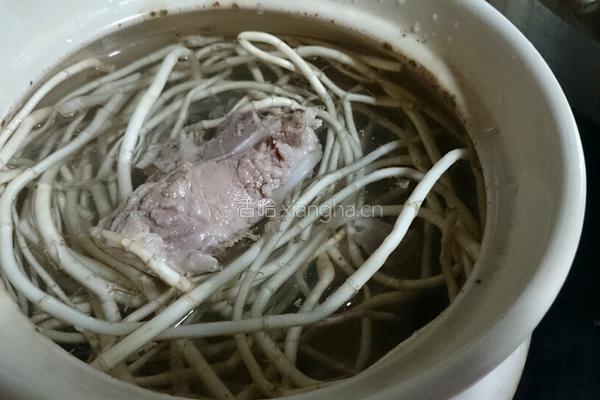 折耳根龙骨汤的做法图解3