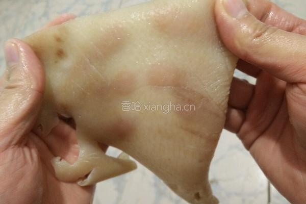 水晶豆腐---水晶猪皮冻的做法图解4