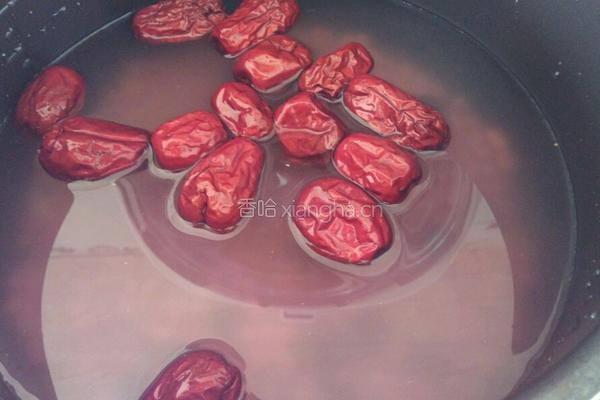 红小豆薏仁米桂圆枣粥的做法图解3