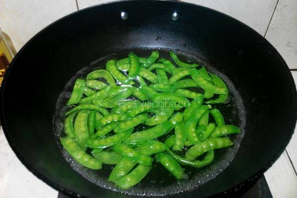 荷兰豆炒瘦肉的做法图解5