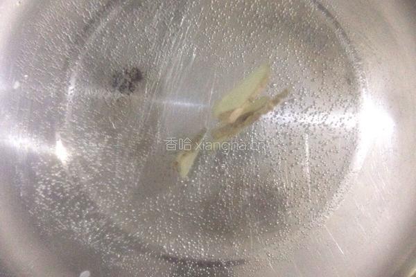 皮蛋肉末粥的做法图解2