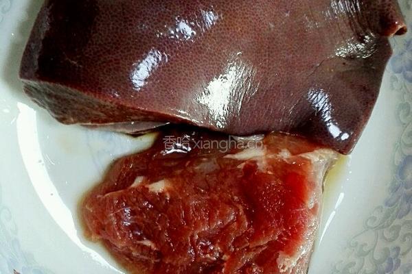 猪肝炒肉的做法图解1