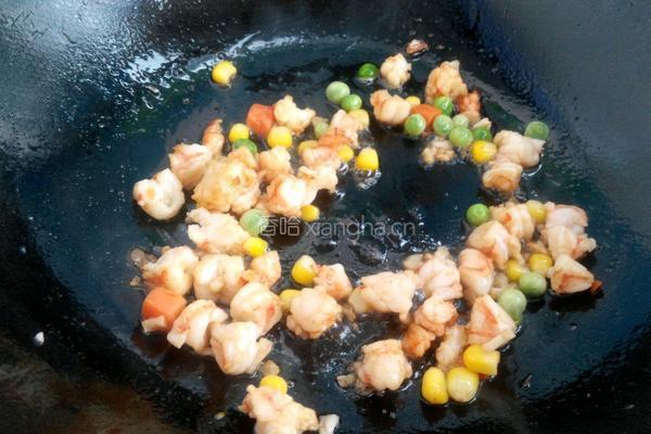 什锦虾仁蛋炒饭的做法图解5