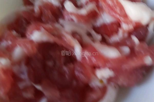 蘑菇炒肉的做法图解1