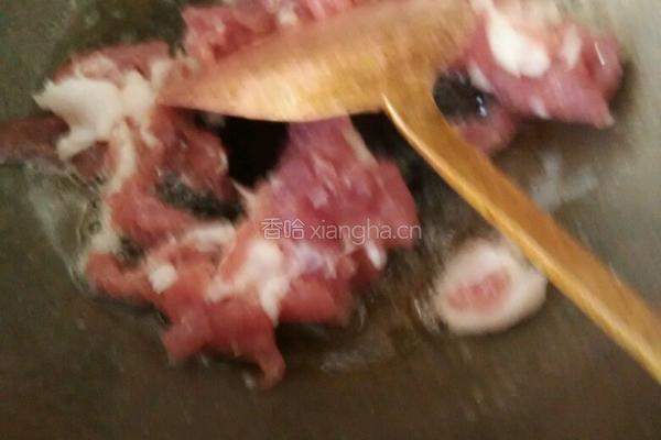 蘑菇炒肉的做法图解3