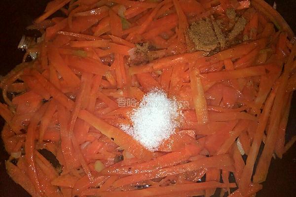 红萝卜炒木耳的做法图解6
