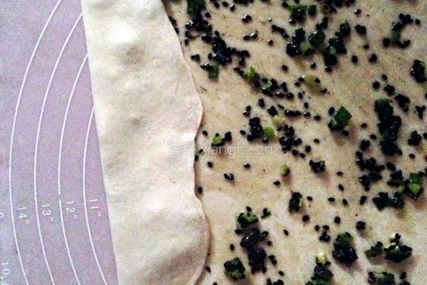 黑芝麻葱油饼的做法图解8