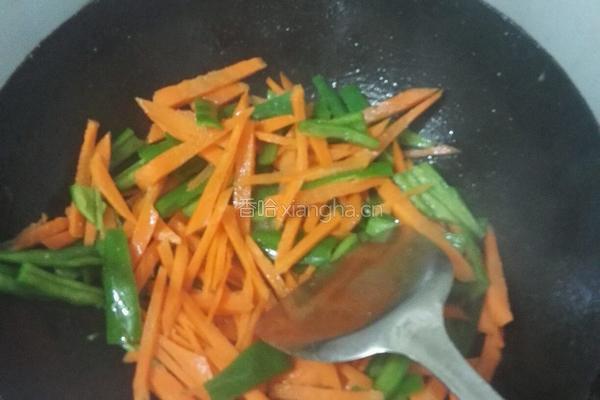 红绿焖鸡腿的做法图解6