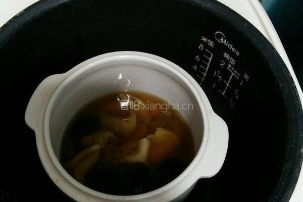 红枣炖鱼胶的做法图解5