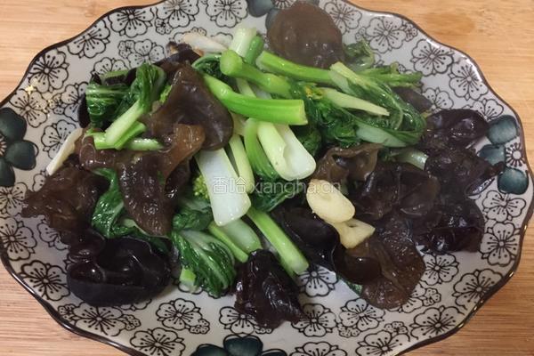 蒜香木耳小白菜的做法图解4