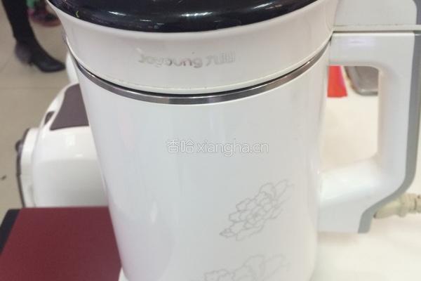 豆浆机咸汤的做法图解1