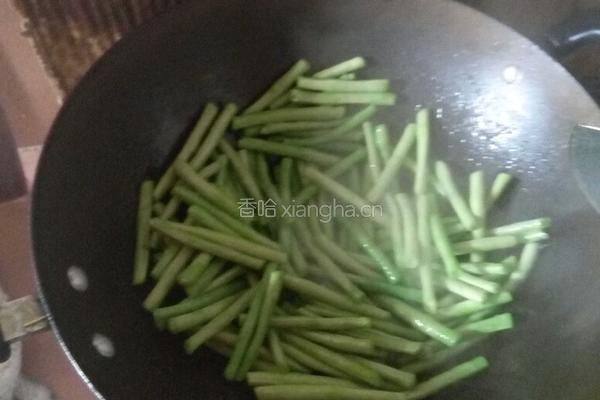 豆角炒肉的做法图解3